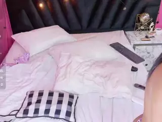 DonnaBeella's Live Sex Cam Show