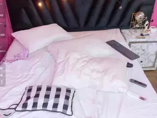 DonnaBeella's Live Sex Cam Show