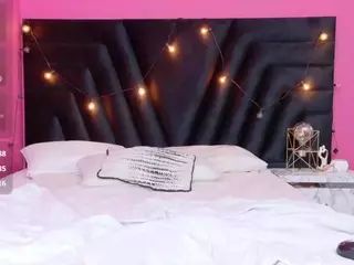 DonnaBeella's Live Sex Cam Show