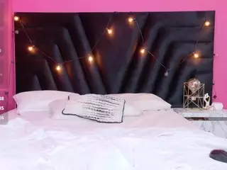 DonnaBeella's Live Sex Cam Show