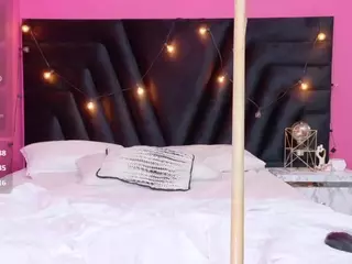 DonnaBeella's Live Sex Cam Show