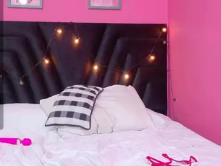 DonnaBeella's Live Sex Cam Show