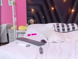 DonnaBeella's Live Sex Cam Show