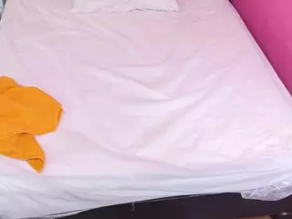 DonnaBeella's Live Sex Cam Show