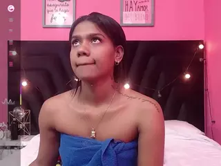 DonnaBeella's Live Sex Cam Show