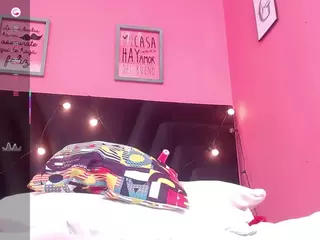 DonnaBeella's Live Sex Cam Show