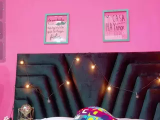 DonnaBeella's Live Sex Cam Show