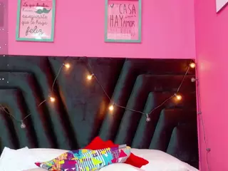 DonnaBeella's Live Sex Cam Show