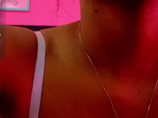 DonnaBeella's Live Sex Cam Show