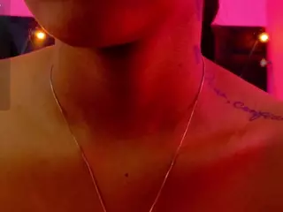 DonnaBeella's Live Sex Cam Show