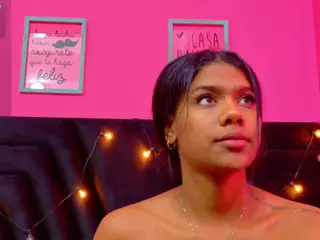 DonnaBeella's Live Sex Cam Show
