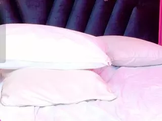 DonnaBeella's Live Sex Cam Show