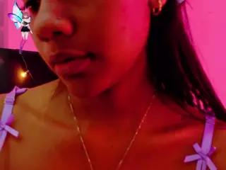 DonnaBeella's Live Sex Cam Show
