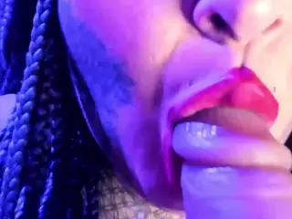 V-enuuus's Live Sex Cam Show