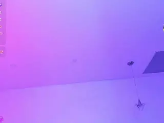 Issavella's Live Sex Cam Show