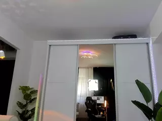 Ivybellee's Live Sex Cam Show