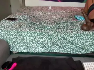 Tinasnoww's Live Sex Cam Show