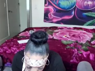 Tinasnoww's Live Sex Cam Show