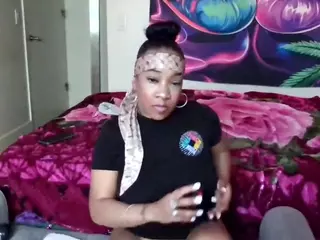 Tinasnoww's Live Sex Cam Show