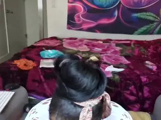 Tinasnoww's Live Sex Cam Show
