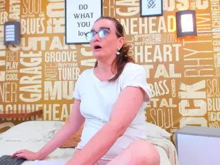VickyMature's Live Sex Cam Show