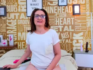VickyMature's Live Sex Cam Show