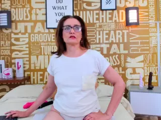 VickyMature's Live Sex Cam Show