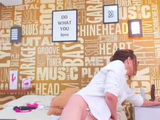 VickyMature's Live Sex Cam Show