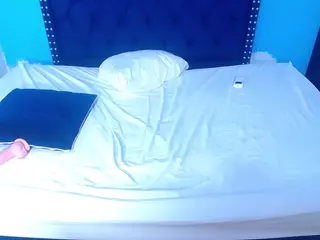 Kinky-redhead18's Live Sex Cam Show
