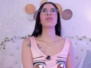 clarisse28's Live Sex Cam Show