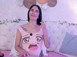 clarisse28's Live Sex Cam Show