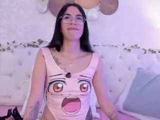 clarisse28's Live Sex Cam Show