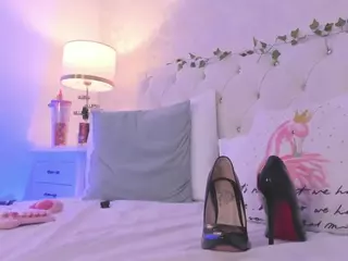 clarisse28's Live Sex Cam Show