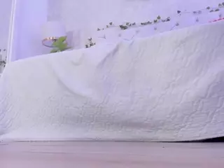 clarisse28's Live Sex Cam Show
