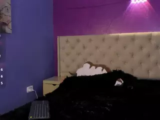 LittleeCherry's Live Sex Cam Show
