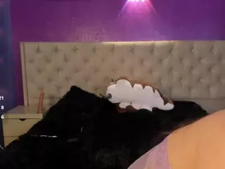 LittleeCherry's Live Sex Cam Show