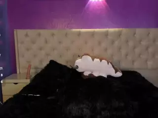 LittleeCherry's Live Sex Cam Show