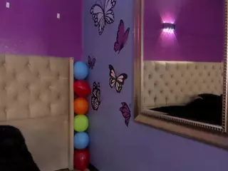 LittleeCherry's Live Sex Cam Show