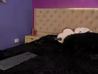 LittleeCherry's Live Sex Cam Show