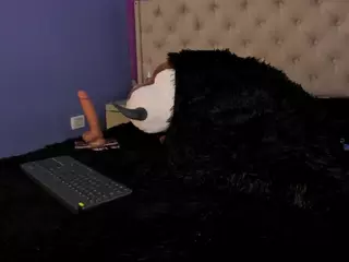 LittleeCherry's Live Sex Cam Show