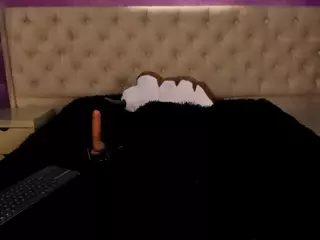 LittleeCherry's Live Sex Cam Show