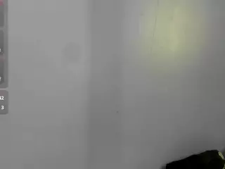 LittleeCherry's Live Sex Cam Show