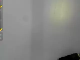 LittleeCherry's Live Sex Cam Show