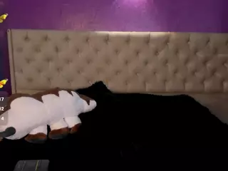 LittleeCherry's Live Sex Cam Show