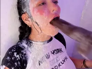 HoneyJenny's Live Sex Cam Show