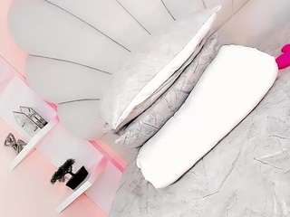 Live cam show with CandyJoselyn