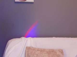 Live cam show with Adara Johnson