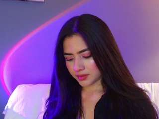 Live cam show with Adara Johnson