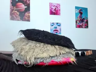ebony-cutte's Live Sex Cam Show