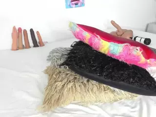 ebony-cutte's Live Sex Cam Show